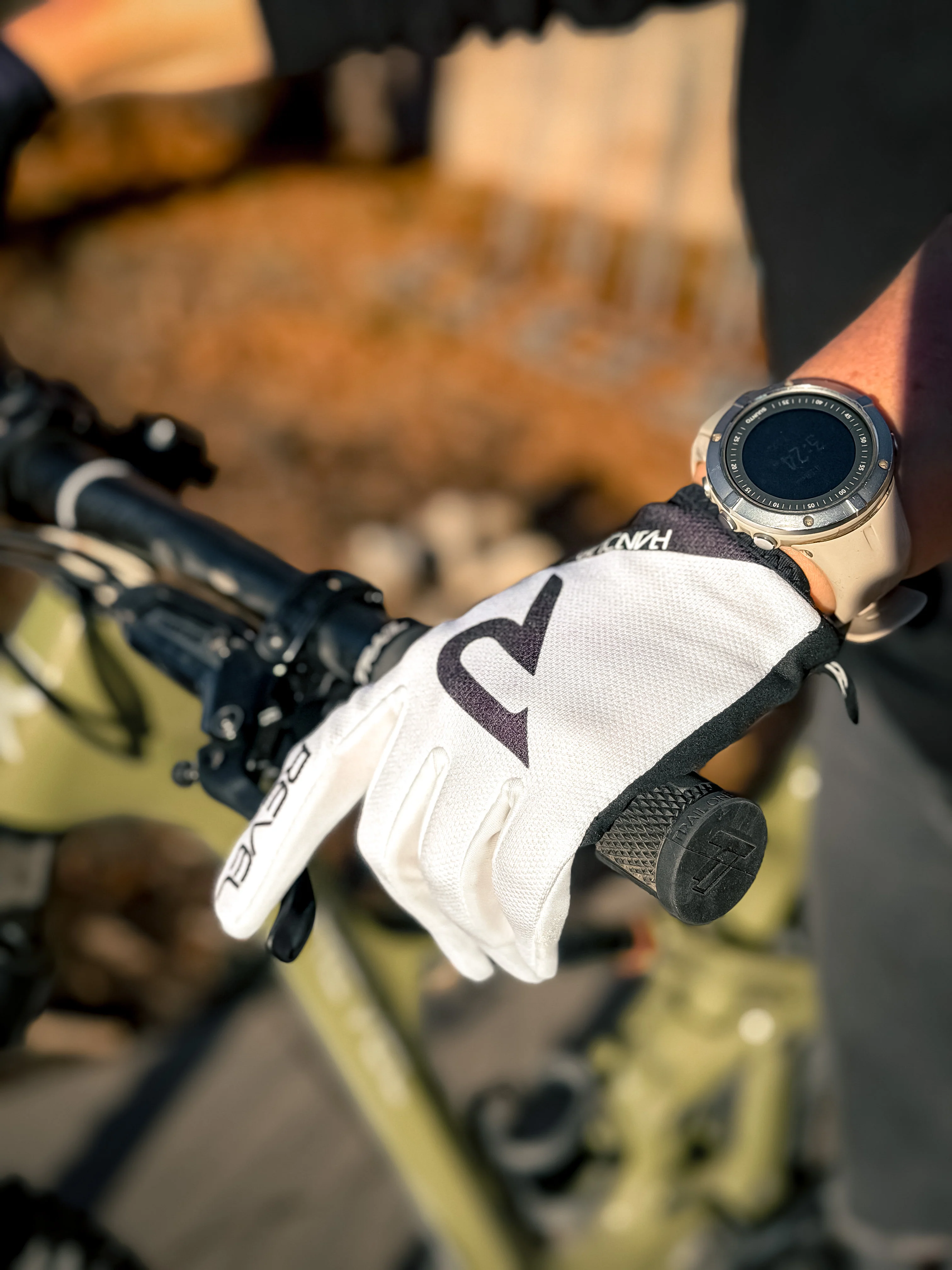 Revel Bikes Handup Gloves - Eclipse - Image 6